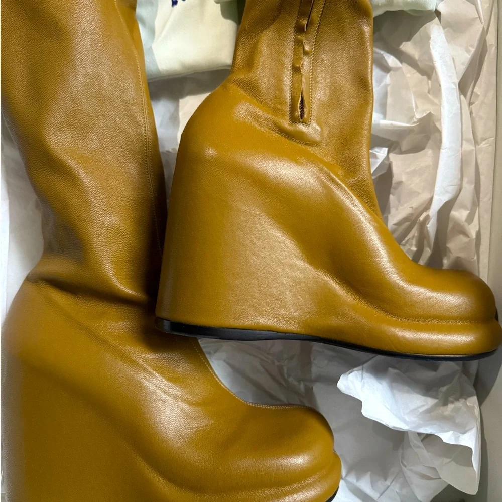 Stunning Burberry (Thigh) High Pillar Ladies Wedge Boots. Made in Italy. - Picture 2 of 8